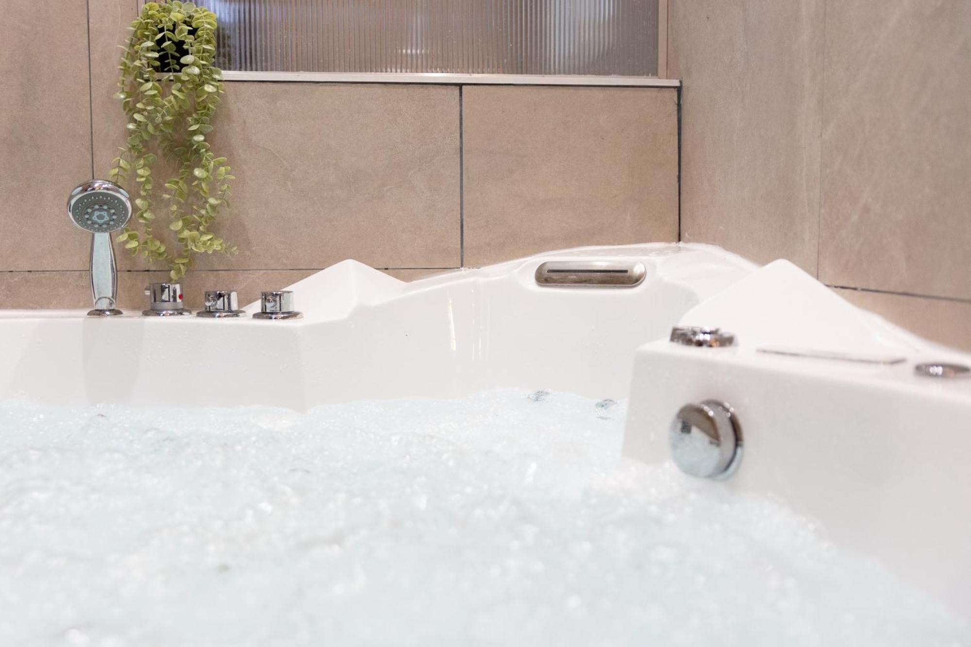 Lovelife-Jacuzzi-Netflix-Acces-24/7-Prive Étampes Exterior foto